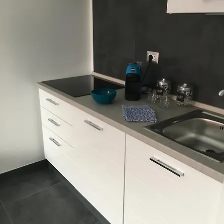 Apartment Mono Blu